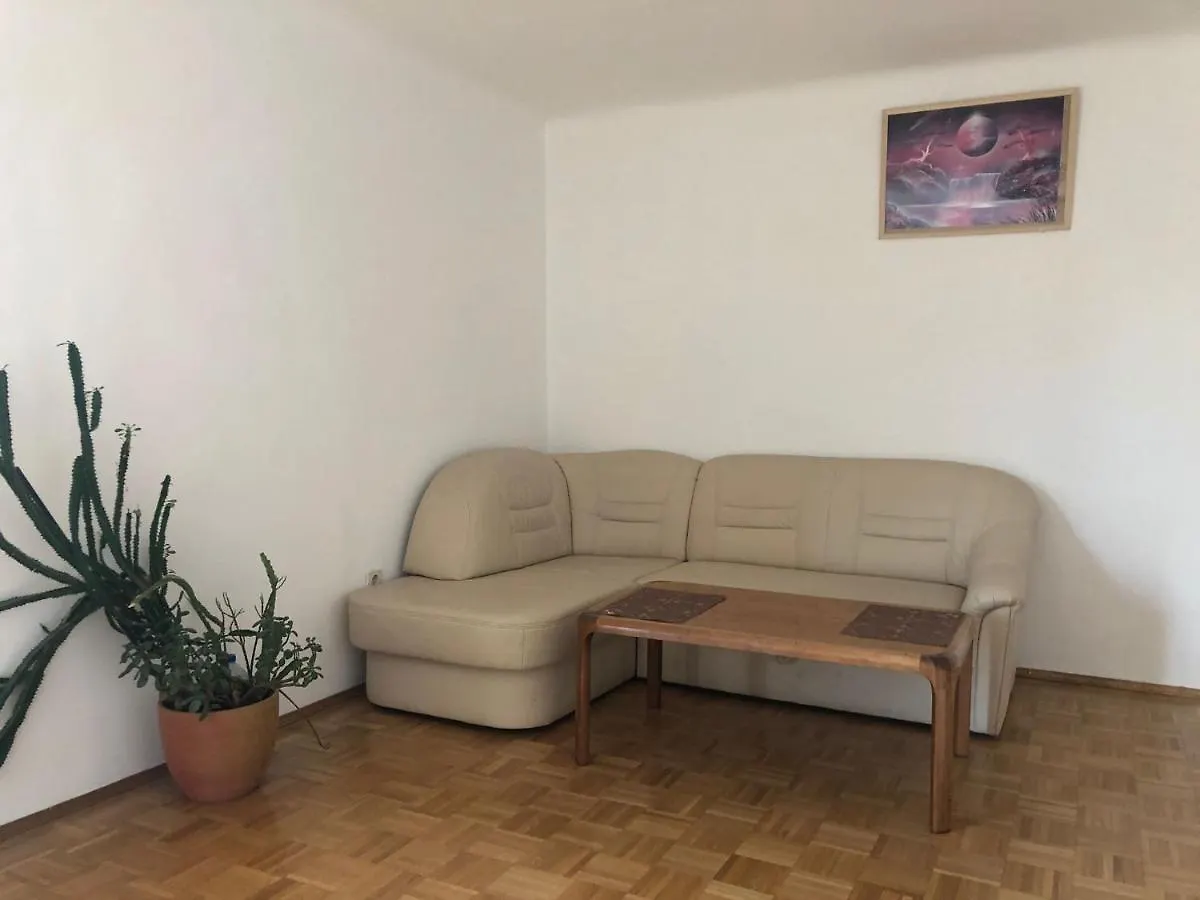 Gasthof A Private Room In A Shared Apartment Wien
